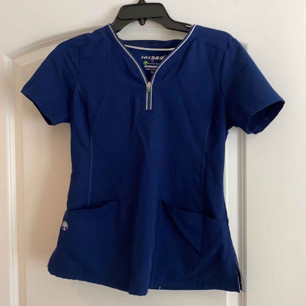 Scrub top